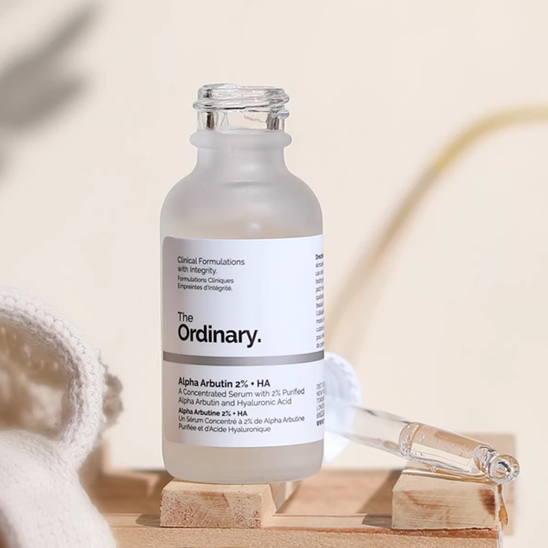 Caffeine Hair Serum - アルファアルブチン2% + HA 30ml美容液 シミや色素沈着を軽減 肌に潤いを与え